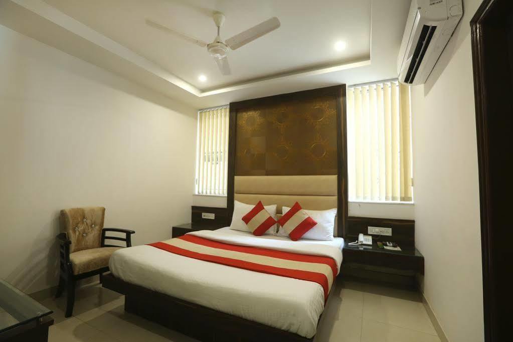 Omega Residency Hotel New Delhi Eksteriør billede